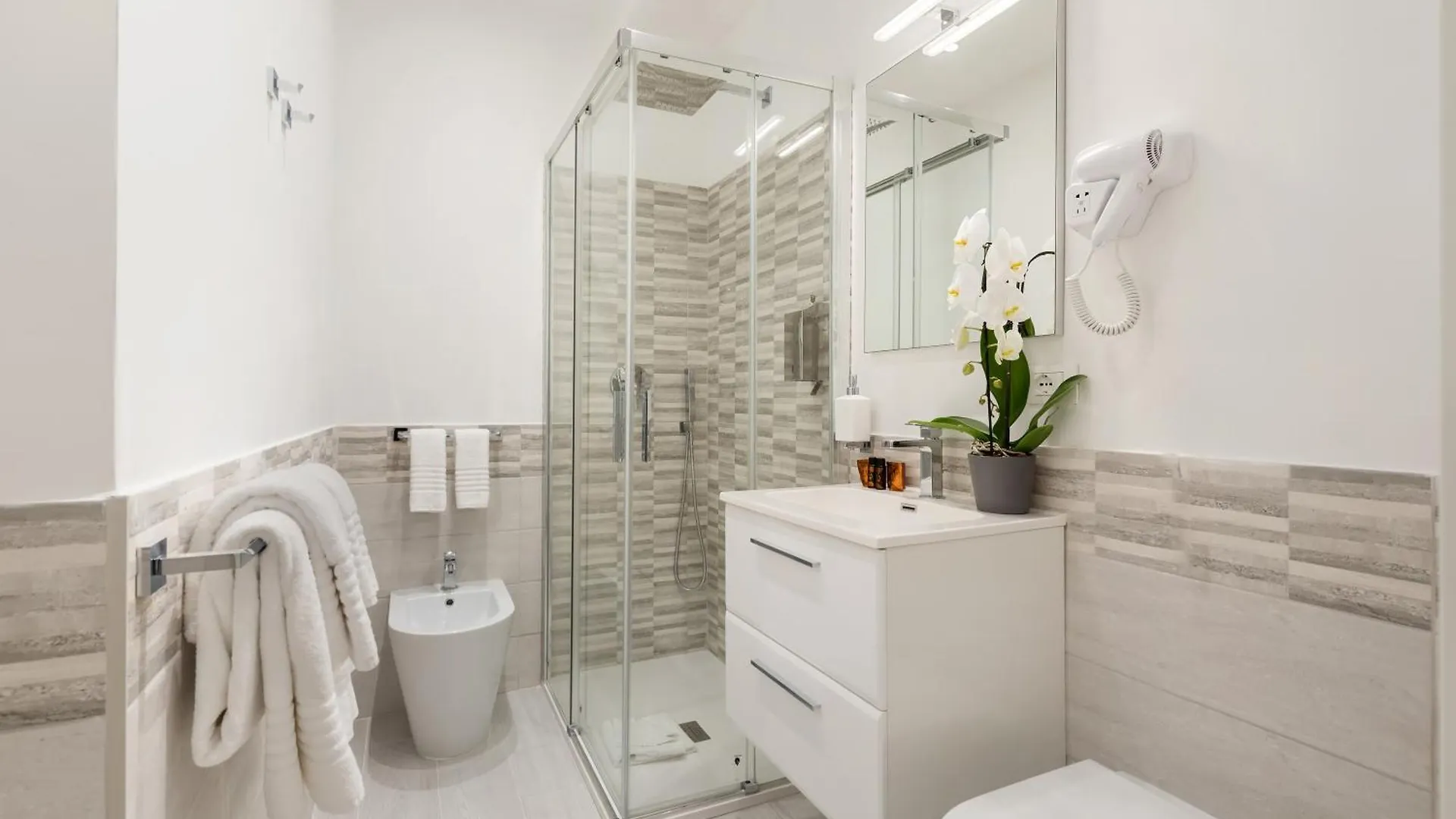 Clodio Welcome - 5 Camere Arredate Con Bagno Interno - Zona Comune - Condizionatori - Rom 0*,  Italien