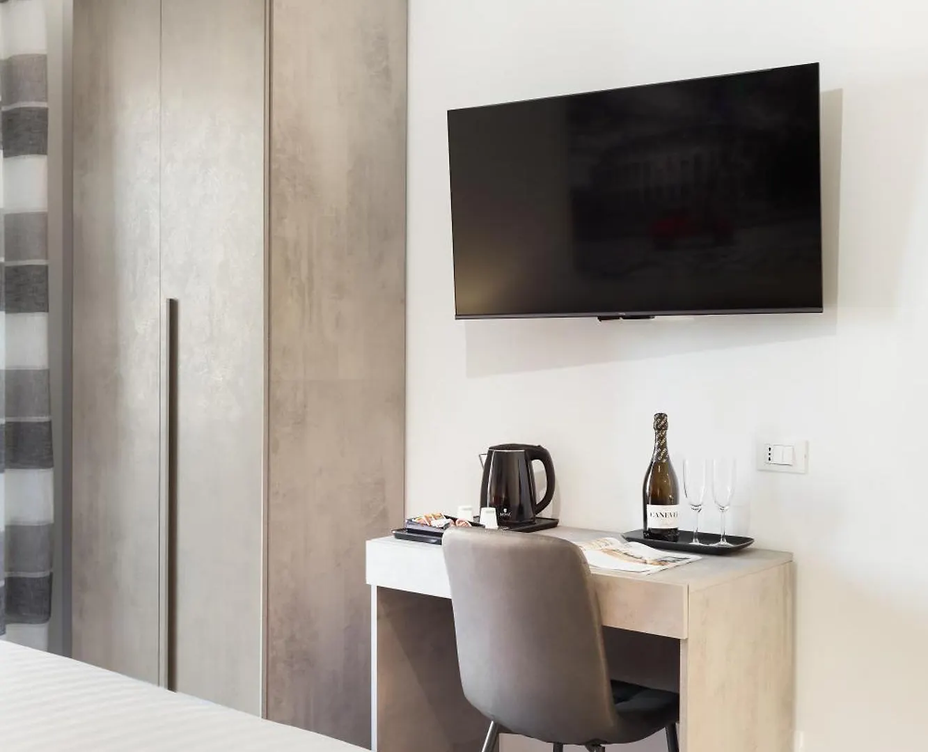 Guest house Clodio Welcome - 5 Camere Arredate Con Bagno Interno - Zona Comune - Condizionatori - Rome Italy